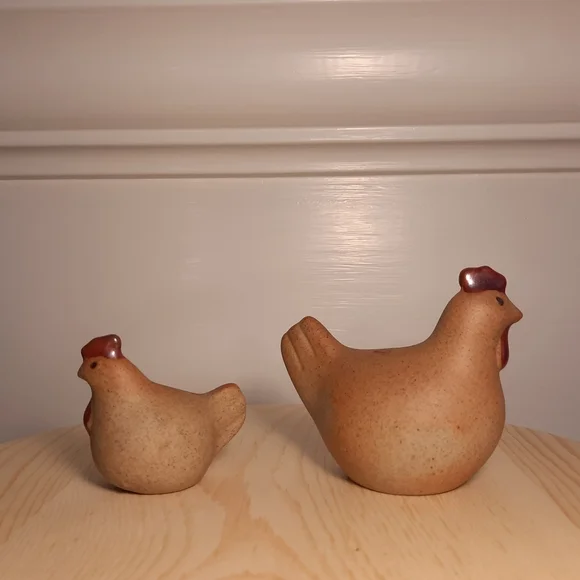 Ceramic Hen Pair - Picture 3 of 4